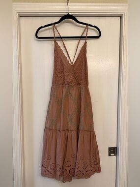 Vintage Free People Dusty Rose Eyelet Lace-Trim Midi Dress (XS fits loose)